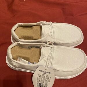 Hey Dud Wendy Metallic Sparkle size 5